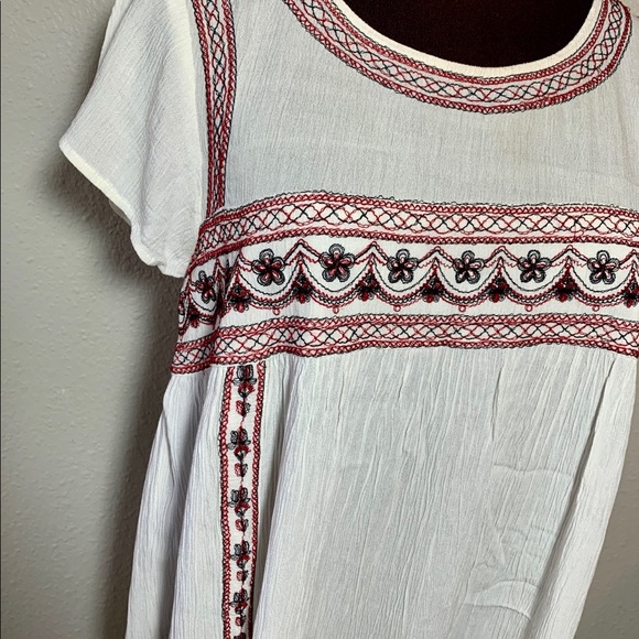 Brave Soul Dresses & Skirts - White gauze short sleeved embroidered dress Size M